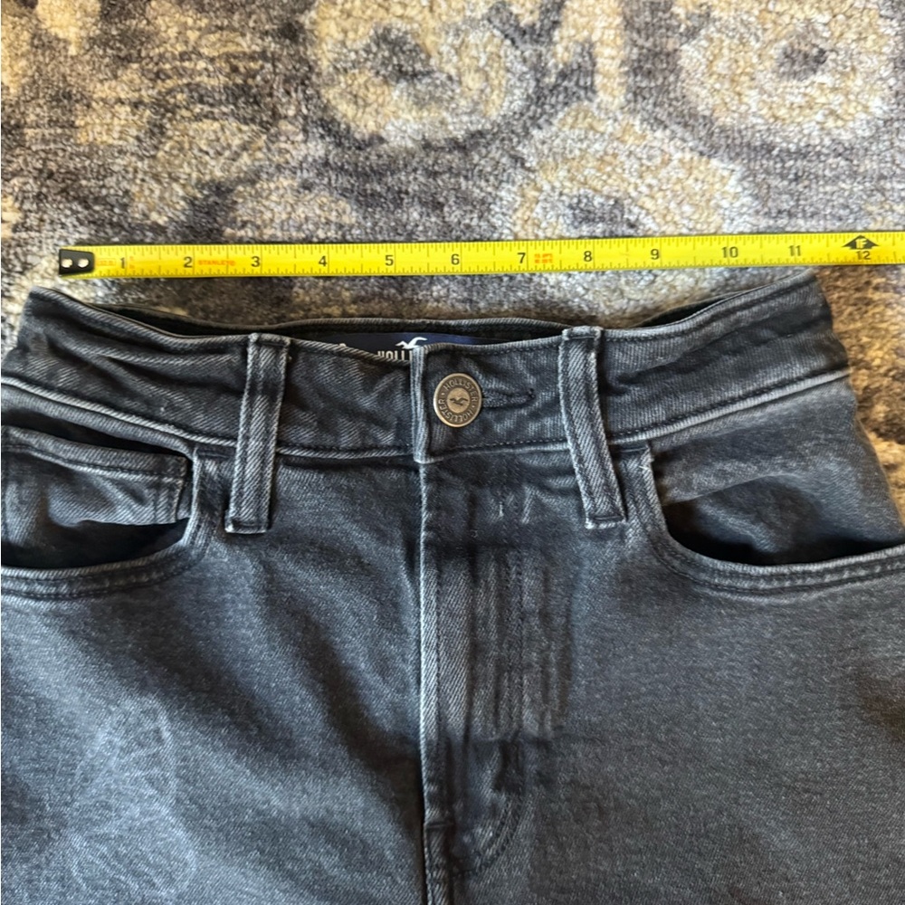 Hollister High-Waisted Black Jeans with Butterfly Print - Picture 6 of 12
